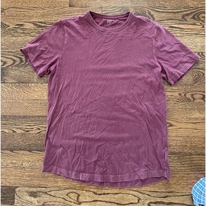 Men’s Maroon Gap Tee. Like brand New!